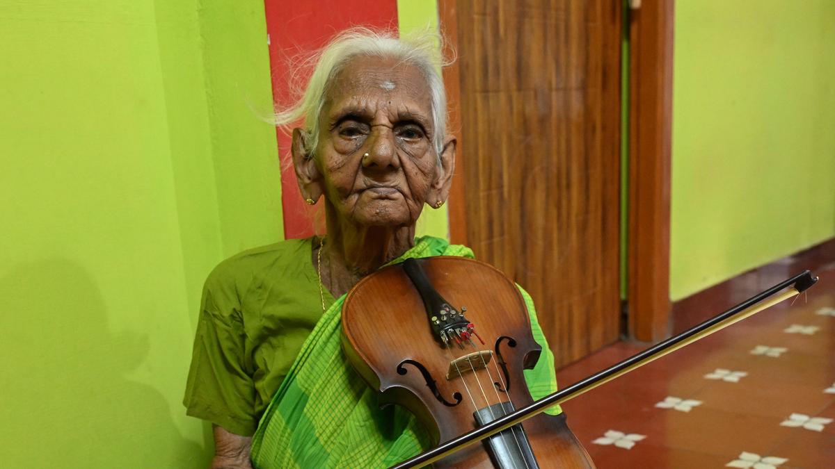 Watch: Never ending music of 91-year-old violinist in Tamil Nadu
